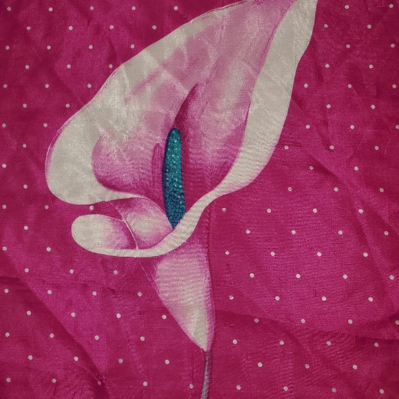 Gloria Vanderbilt Flower Petals Design Pattern Scarf 85cm× 85cm - Picture 4 of 5